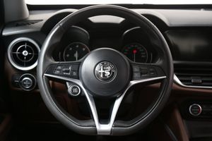 Alfa Romeo Stelvio bild 17