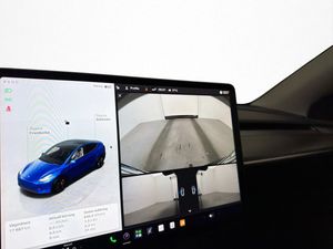 Tesla Model Y bild 21