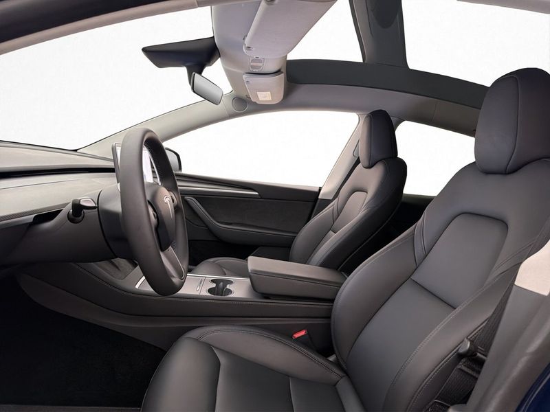 Tesla Model Y bild 15