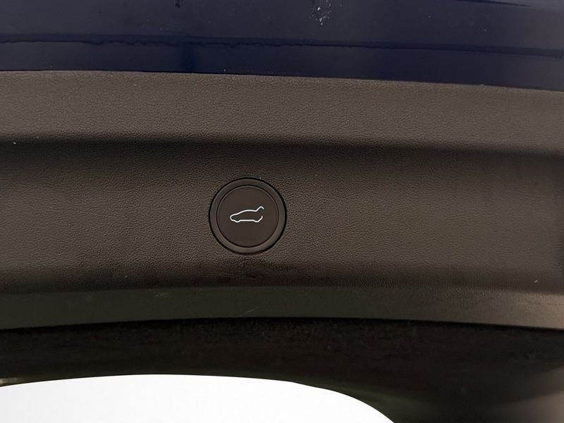 Tesla Model Y bild 12