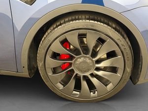 Tesla Model Y bild 35