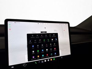 Tesla Model Y bild 27