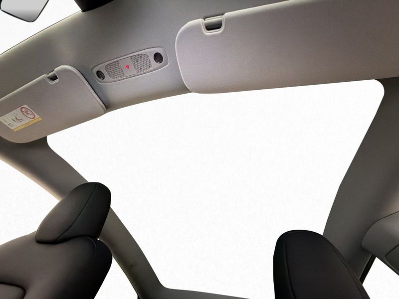 Tesla Model Y bild 17