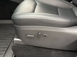 Tesla Model Y bild 16