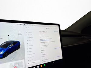 Tesla Model Y bild 24
