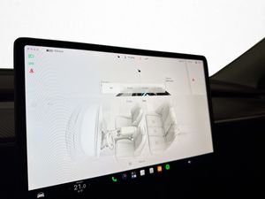 Tesla Model Y bild 25