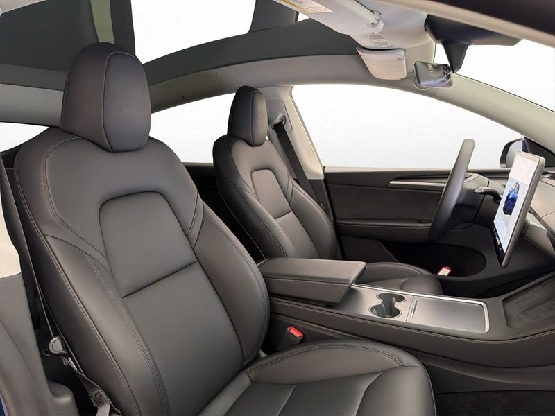 Tesla Model Y bild 29