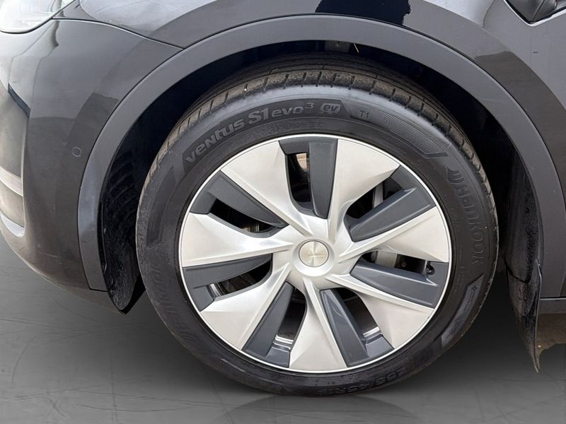 Tesla Model Y bild 33