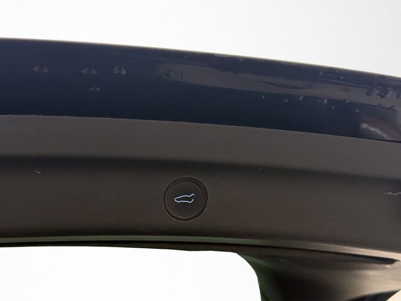 Tesla Model Y bild 12