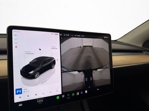 Tesla Model Y bild 21