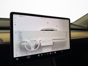 Tesla Model Y bild 25