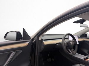 Tesla Model Y bild 14