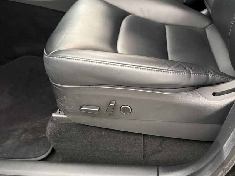Tesla Model Y bild 16