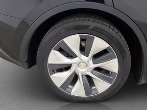 Tesla Model Y bild 35