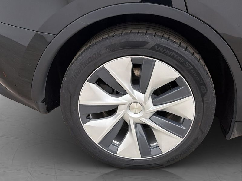 Tesla Model Y bild 35