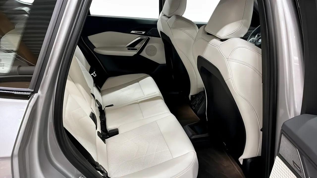 BMW iX1 bild 5