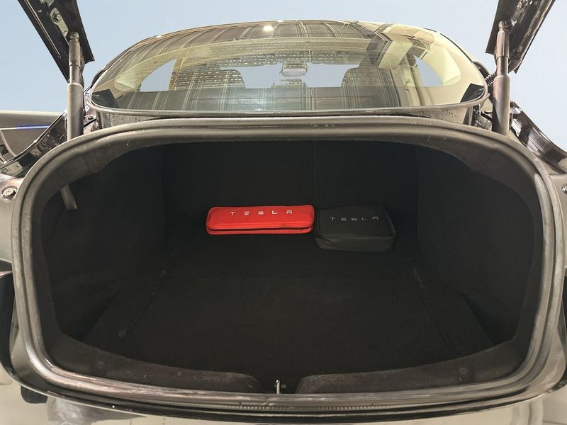 Tesla Model 3 bild 14