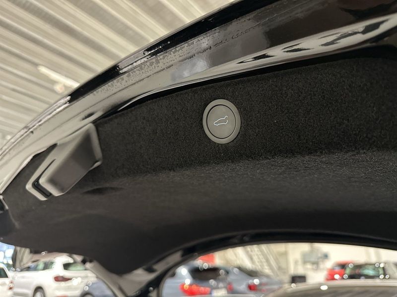 Tesla Model 3 bild 20