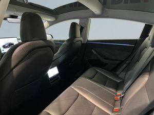Tesla Model 3 bild 15