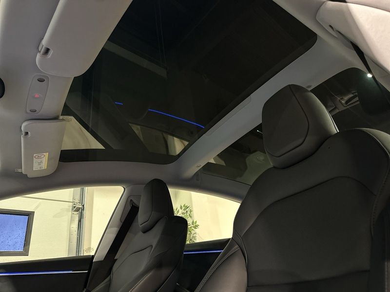 Tesla Model 3 bild 22