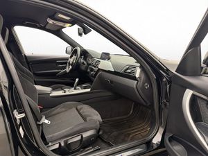 BMW 330 bild 24