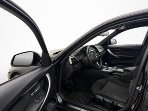 BMW 330 bild 11
