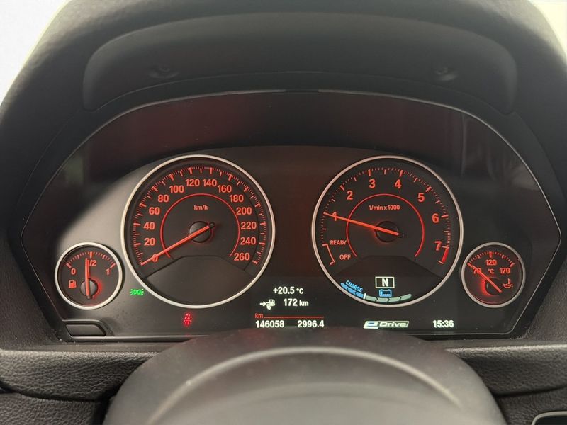 BMW 330 bild 16