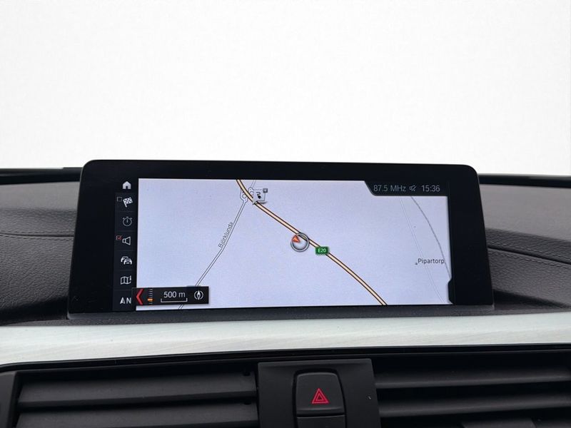 BMW 330 bild 19