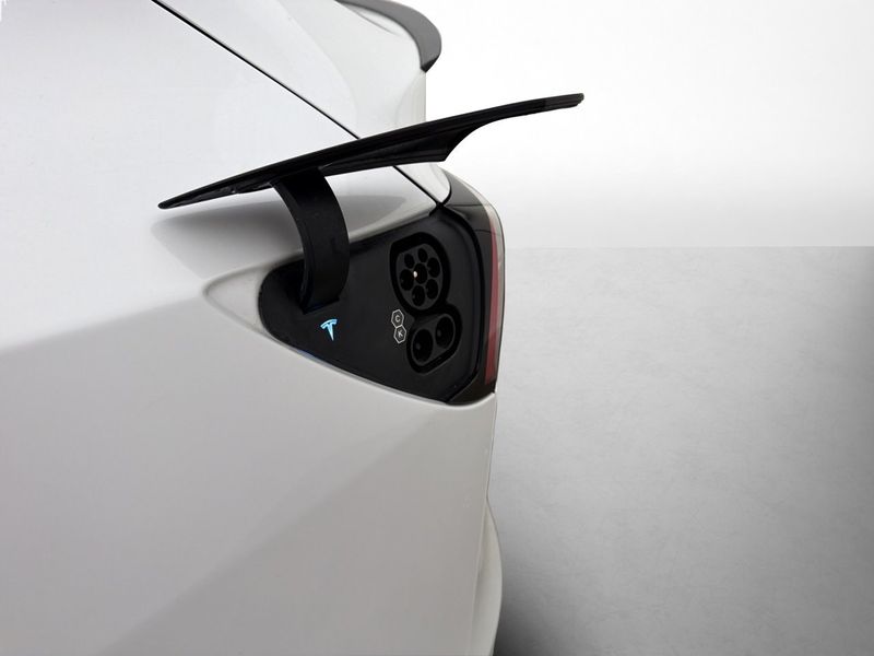 Tesla Model Y bild 27