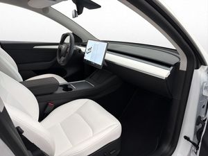 Tesla Model Y bild 23