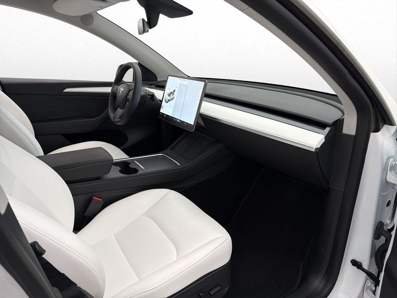 Tesla Model Y bild 23