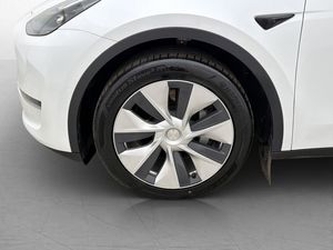 Tesla Model Y bild 31