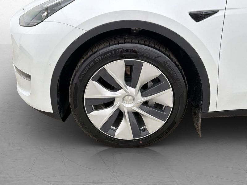 Tesla Model Y bild 31