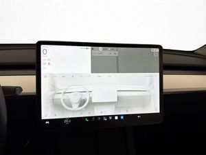 Tesla Model Y bild 18