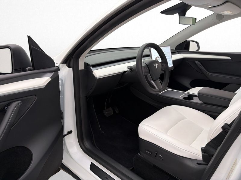 Tesla Model Y bild 10