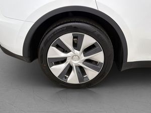 Tesla Model Y bild 33