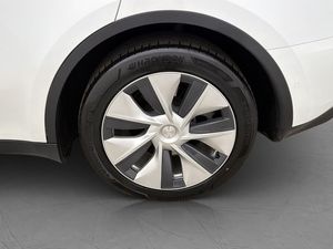 Tesla Model Y bild 32