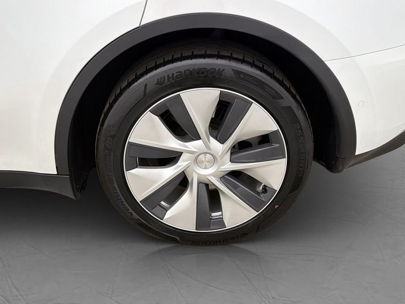 Tesla Model Y bild 32