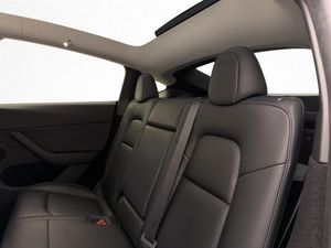 Tesla Model Y bild 28