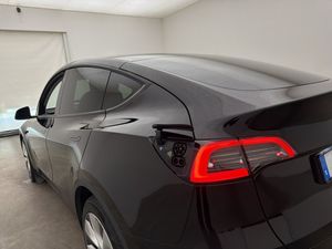 Tesla Model Y bild 30