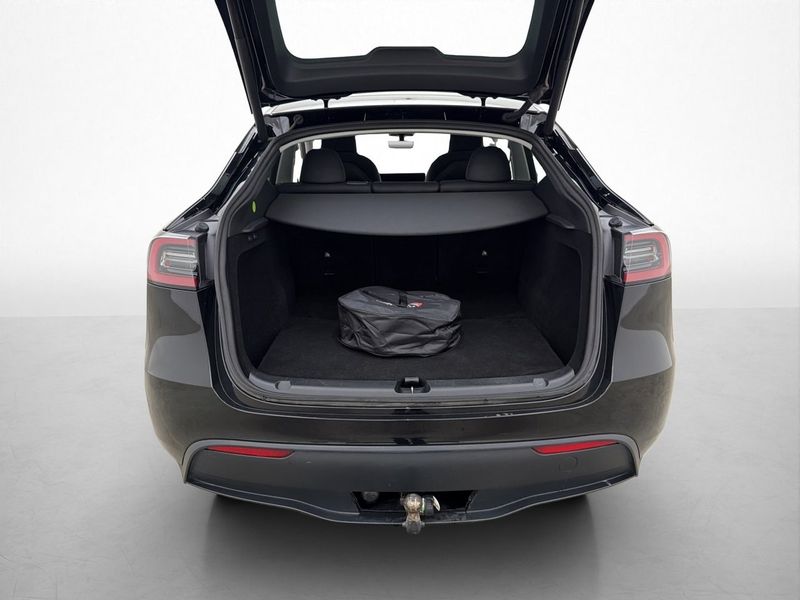 Tesla Model Y bild 31