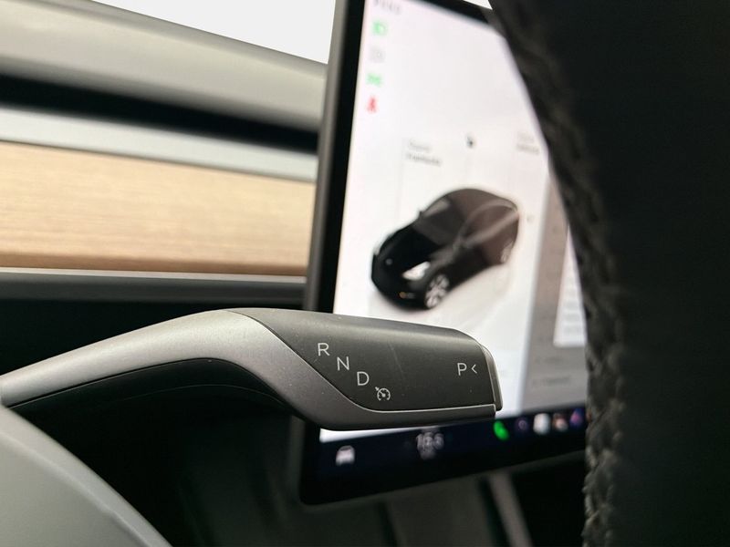 Tesla Model Y bild 23