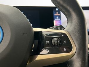 BMW iX bild 19