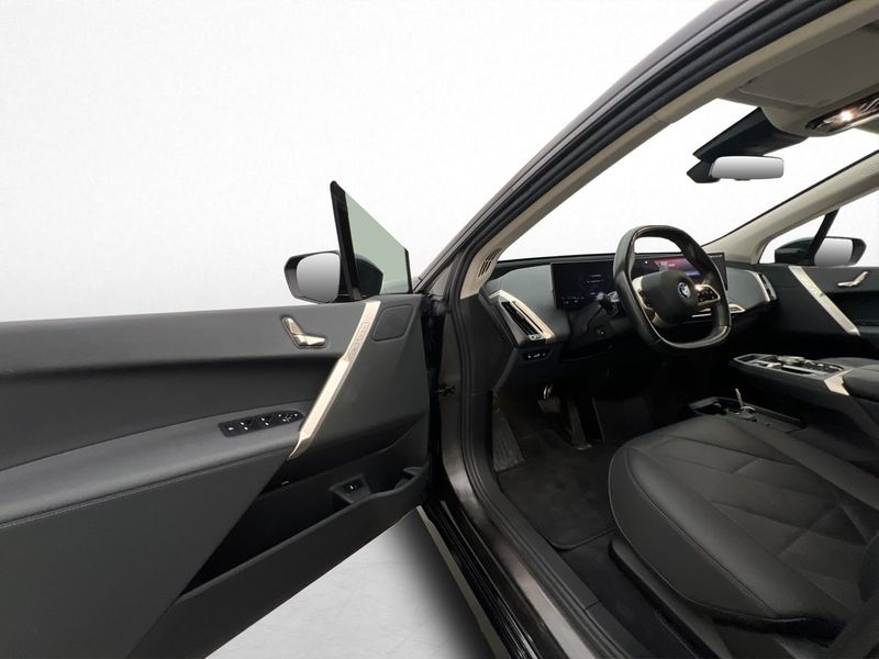 BMW iX bild 12