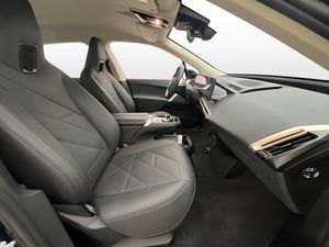 BMW iX bild 25