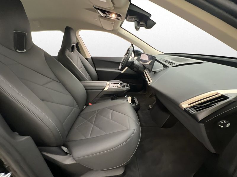 BMW iX bild 25