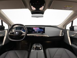 BMW iX bild 14