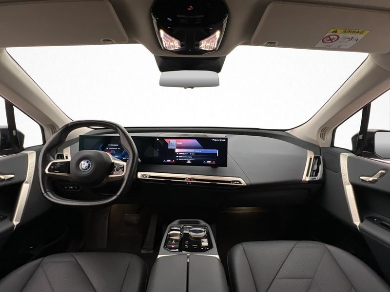 BMW iX bild 14