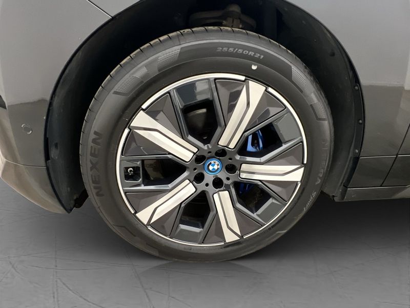 BMW iX bild 30
