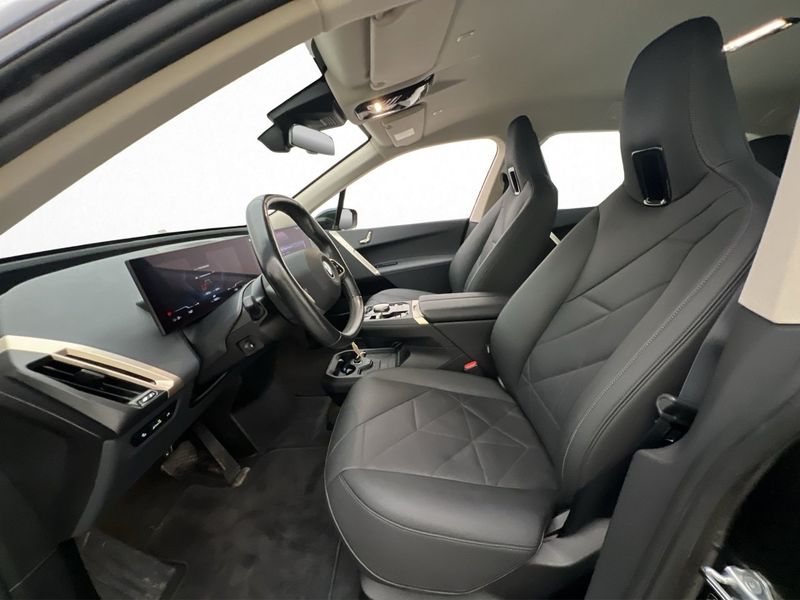 BMW iX bild 13